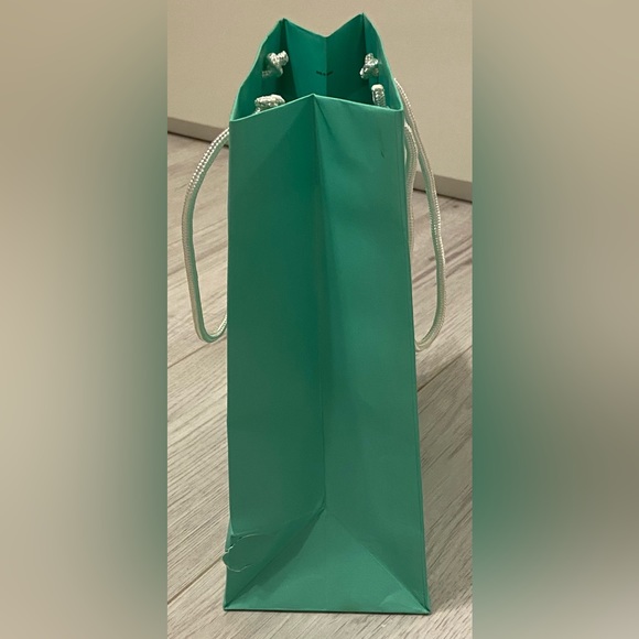 TIFFANY & CO.🩵10”x8”x4” BLUE EMPTY PAPER SHOPPING GIFT BAG *See Hole Damage - Picture 4 of 5